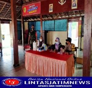 Babinsa Dan Bhabinkamtibmas Sukorejo Dampingi Vaksinasi Warga Binaan