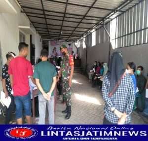 Peran Aktif Babinsa Kendal, Amankan Kegiatan Vaksinasi di Puskesmas