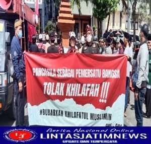 BRIGADE GUSDUR : Gelar Aksi didepan Gedung DPRD Jawa Timur