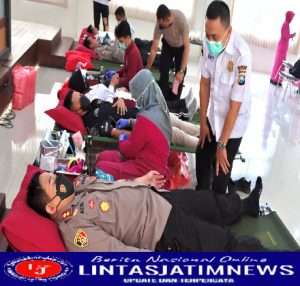 Sambut Hari Raya Bhayangkara ke 76, Polres Gresik Gelar Bakti Sosial Donor Darah
