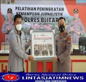 Meningkatkan Kemampuan Bidang Pemberitaan Polres Blitar Menggelar “Sinau Jurnalistik”