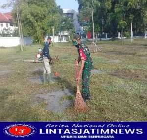 Covid-19 Belum Musnah, Babinsa Keprabon Bersama Warga Laksanakan Kerja Bakti di Wilayah
