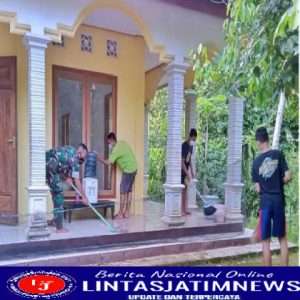 Babinsa Koramil 0801/04 Tegalombo Bersama Warga Lakukan Pembersihan Masjid