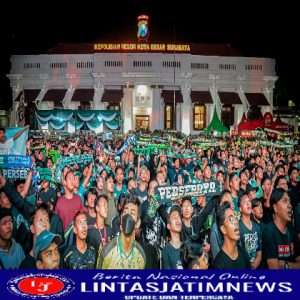 Untuk Kondusifitas Kota Surabaya Saat Anniversary ke 95 Persebaya, Kapolrestabes Surabaya Gelar Nobar di Halaman Polres