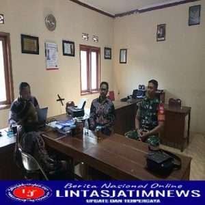 Tingkatkan Sinergitas, Babinsa Gelar Komsos Dengan Perangkat Desa