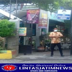 Satpam Tangguh dari SDN Bulak Rukem 1 Surabaya