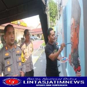 Suguhkan Inspirasi Positif Bagi Masyarakat, Kapolres Jombang Ajak Seniman Lukis Mural
