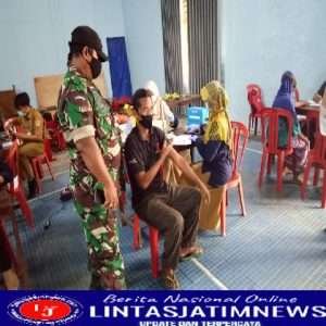 Dukung Percepatan Vaksinasi, Babinsa Koramil 20/Kismantoro Terus Berikan Pendampingan