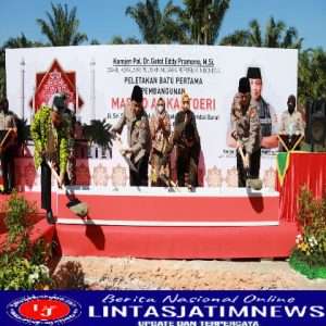 Wakapolri Letakkan Batu Pertama Pembangunan Masjid Al Kostoeri