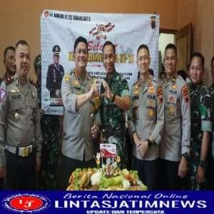HUT Bhayangkara Ke-76, Dandim 0735/Surakarta Berikan Kejutan Kepada Kapolresta Surakarta