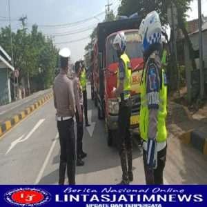 Kesembuhan PMK di Pasuruan 35 Persen, Polres Pasuruan Kota Terus Lakukan Pengecekan Mobilitas Hewan Ternak