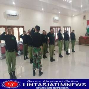 Babinsa Bersama Bhabinkamtibmas Berikan Pelatihan PBB Kepada Linmas