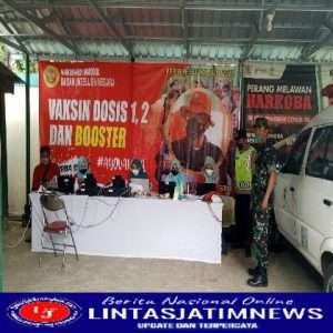 Dukung Program Pemerintah, TNI-Polri Bersinergi Dampingi Vaksinasi
