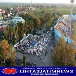 Sholat Idul Adha di Halaman Stadion Surajaya
