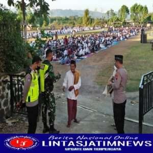 Demi Kelancaran Sholat Ied Idul Adha, Babinsa Turut Mengamankan Jalannya Kegiatan