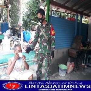 Aktif..!! Babinsa Kelurahan Laweyan Gencar Beri Himbuan Prokes Dan Bagikan Masker Gratis