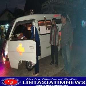 Mobil Polisi bantu antar Balita Tanpa Anus Kontrol ke RSAL