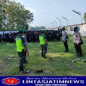 Koramil 04 Padas Dampingi Pawai kirap Satu Abad PSHT di Wilayah