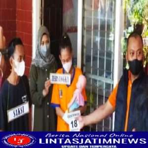 Polsek Wonocolo Gelar Rekonstruksi Kasus Penganiayaan Bayi hingga Tewas