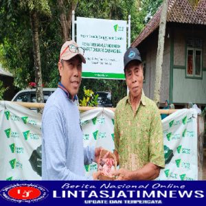 Dompet Dhuafa Bali Bersama Banser Ranting Tegal Badeng Timur Bagikan Daging Kurban Untuk Para Mualaf