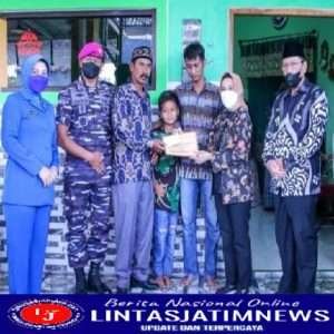 Praka Marinir Anumerta Dwi Miftachul Achyar Mendapat Penghargaan Mensos