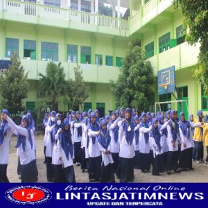 Ice Breaking Menjadikan Suasana MPLS SMPM Jipat Karangasem Paciran Lebih Meriah