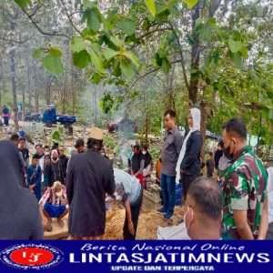 Dandim Wonogiri Beserta Ketua Persit Melayat Dan Hadiri Pemakaman Istri Anggota Koramil 01/Wonogiri