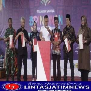 Bupati Ponorogo Hadiri Bongkar Tabungan dan Launching Celengan Raksasa