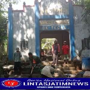 Babinsa Glintang  Bantu Warga Bangun Pagar Hastono Ronggo Gunung