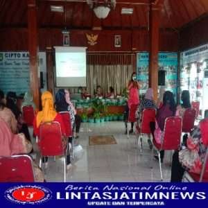 Babinsa Mojosongo Dampingi Penyuluhan Dan Beri Himbauan Prokes Kepada Ibu-Ibu Kader Posyandu