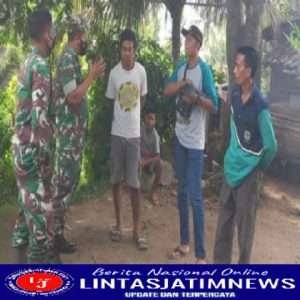 Jalin Keakraban Dengan Warga, Babinsa Koramil 0801/02 Kebonagung Sambangi Desa Binaan