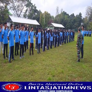 Bentuk Karakter Siswa Tangguh, Kodim 0801/Pacitan Bekali Wasbang Dan Latihkan PBB