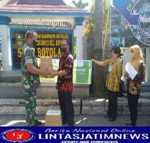 Koramil Boyolali Bagikan Alat Tulis Gratis