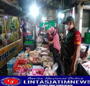 Pengecekan Pemberlakuan Pembatasan Kegiatan Masyarakat (PPKM) Di lingkungan Pasar Harjodaksino