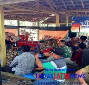 Babinsa Krompol Bersama Warganya Guyub Rukun Dalam Kegiatan Tradisi Nyadran