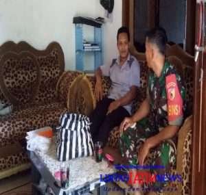 Jalin Silaturahmi, Babinsa Koramil 0801/08 Tulakan Kunjungi Rumah Warga