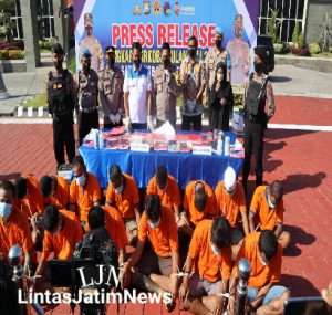 Selamatkan Generasi Muda, Polres Gresik Tangkap Tersangka Narkoba