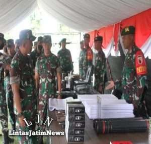 Bersama Kasdam, Danrem Kolonel Deni Dampingi Asops Kasad Riksiapops di Yonif 511/DY