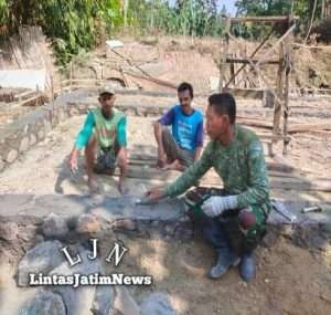 Untuk Mengenal Lebih Dekat, Satgas TMMD Kodim Ngawi Komsos Dengan Warga