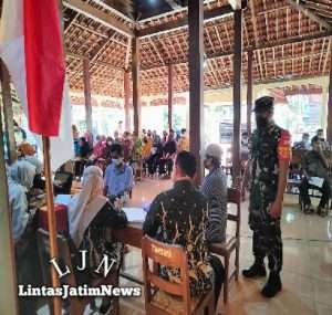 Percepatan Capaian Vaksinasi Booster, Babinsa Nadi Aktif Berikan Pendampingan