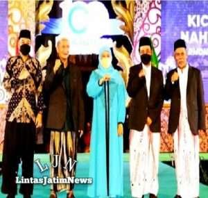 Fashion Night di Tugu Pahlawan Warnai Kemeriahan Kick Off 1 Abad NU