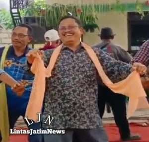 Anggota DPRD Tuban Ternyata  ada yang Jago Ngibing atau Mbeso Tayuban