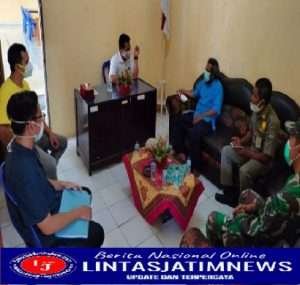 Kunjungi Kantor Desa, Babinsa Koramil 0801/08 Tulakan Pastikan Keamanan Wilayah