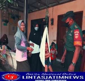 Pantau Posyandu di Desa, Babinsa Majenang Ajak Masyarakat Jaga Kesehatan Ibu dan Anak