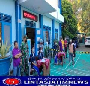 Terik Matahari  Bukan Halangan Serma Yudhi Melaksanakam Pam Gerak Jalan