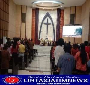 Sertu E Lau We Amankan Ibadah Minggu Pagi di Gereja Binaan