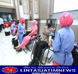Sambut Hari Polwan ke-74, Polwan Polda Jatim Gelar Donor Darah, Baksos dan Polwan Goes To School