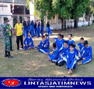 Siswa MAN 1 Surakarta Berolahraga, Serka M Nasirin Berikan Arahan Dan Himbauan Prokes