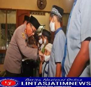 Polres Trenggalek Berbagi,Puluhan Anak Yatim Diberi Santunan