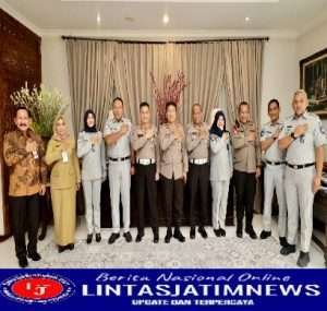 Kapolda Jatim Dampingi Kunker Kakorlantas Polri, Berikan Sosialisasi Penghapusan Registrasi Ranmor